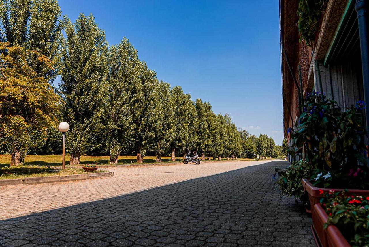 Business Hotel Casale Monferrato Luaran gambar