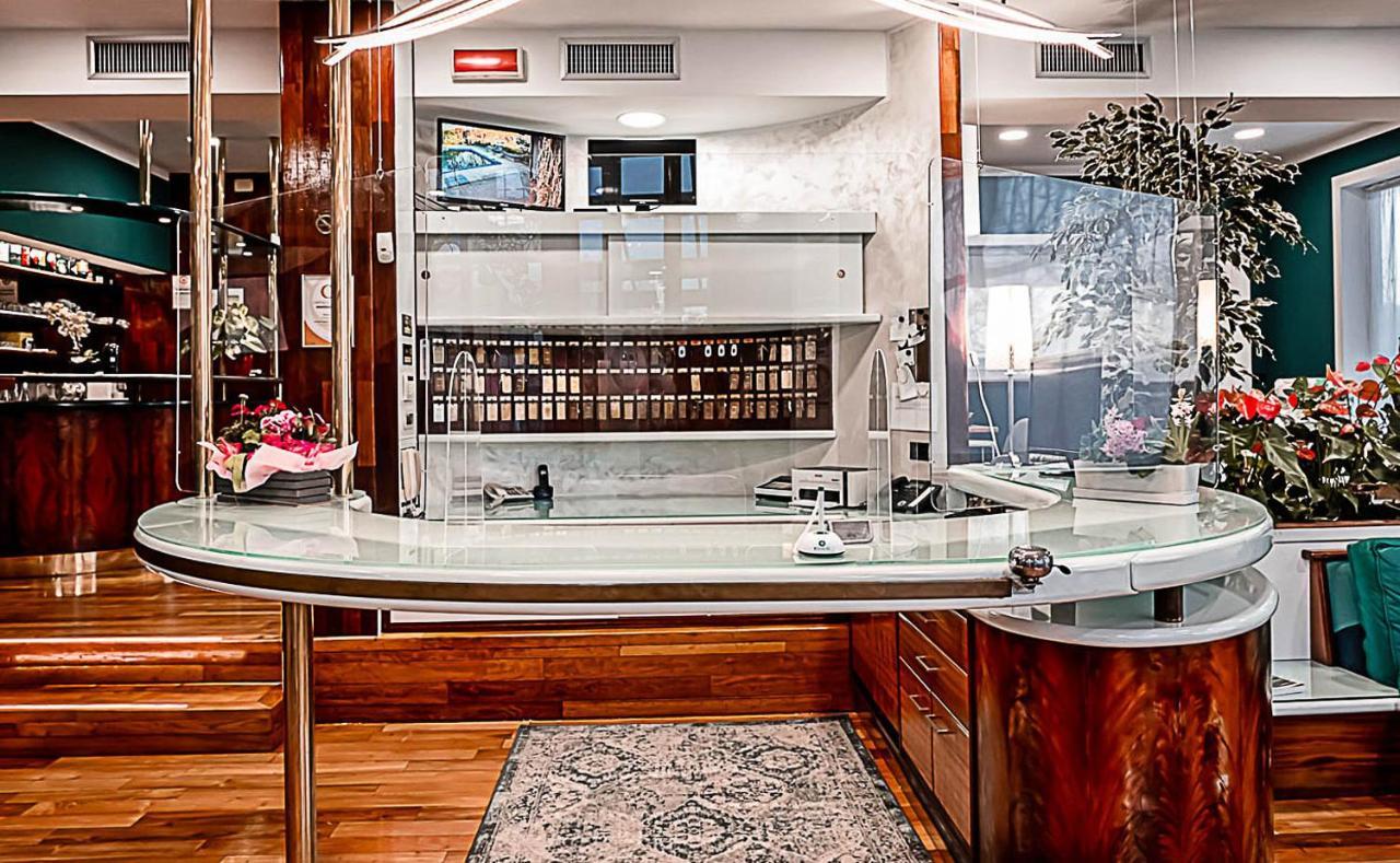 Business Hotel Casale Monferrato Luaran gambar
