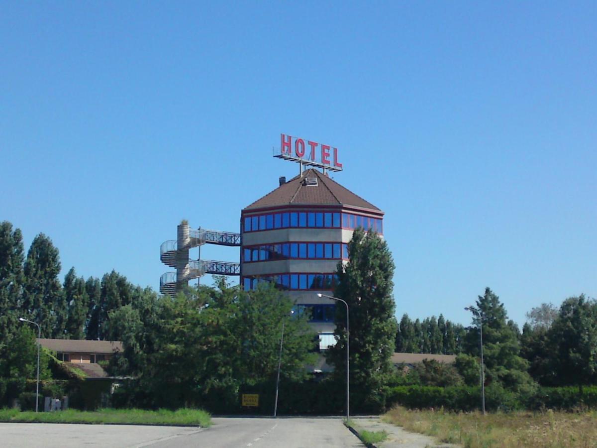 Business Hotel Casale Monferrato Luaran gambar